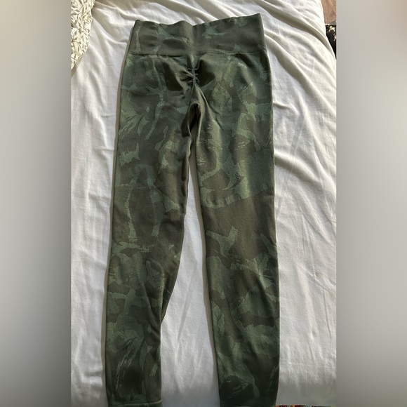 Gymshark Camo Leggings - Picture 3 of 3